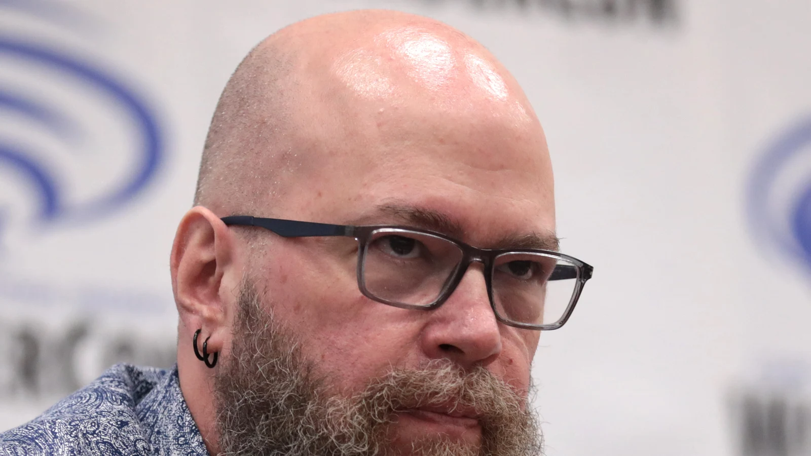 Jason Aaron speaking at WonderCon in 2023.