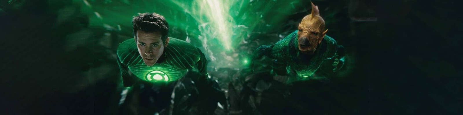 Hal Jordan and an alien Green Lantern Corps member on Oa in Green Lantern (2011).