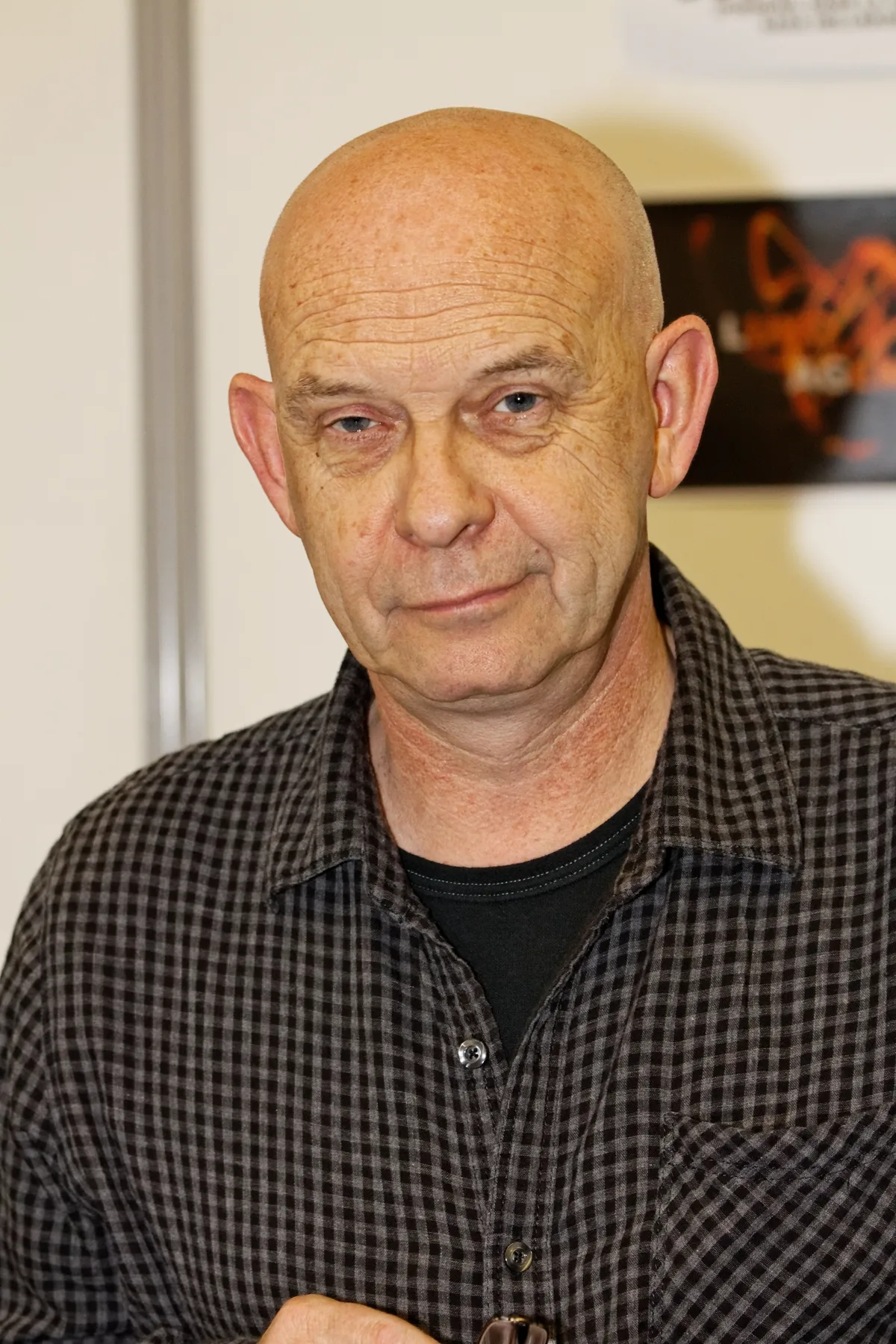 Doug Bradley in a dark checked shirt at Paris Manga in 2012.