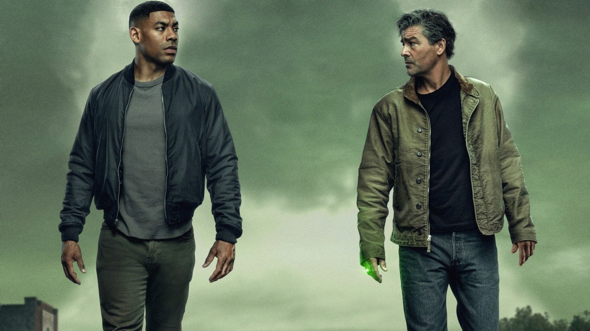 Aaron Pierre as John Stewart and Kyle Chandler as Hal Jordan in HBO's Lanterns.