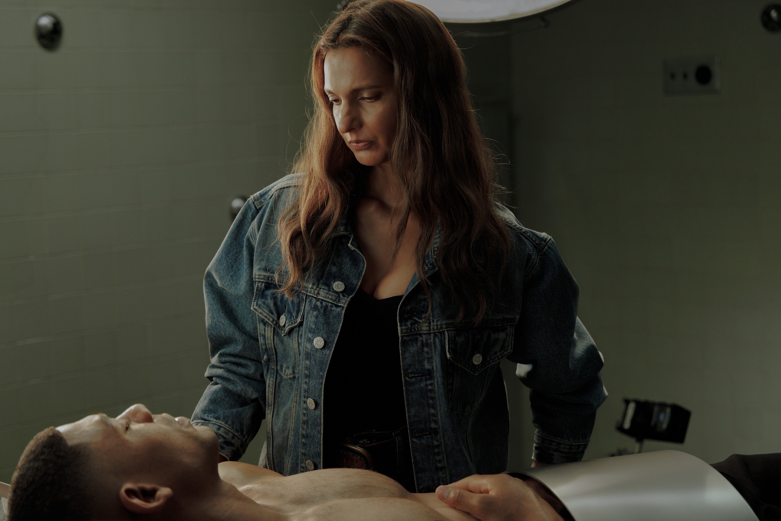 John Stewart and Zoe Macon face each other in Lanterns Episode 5.
