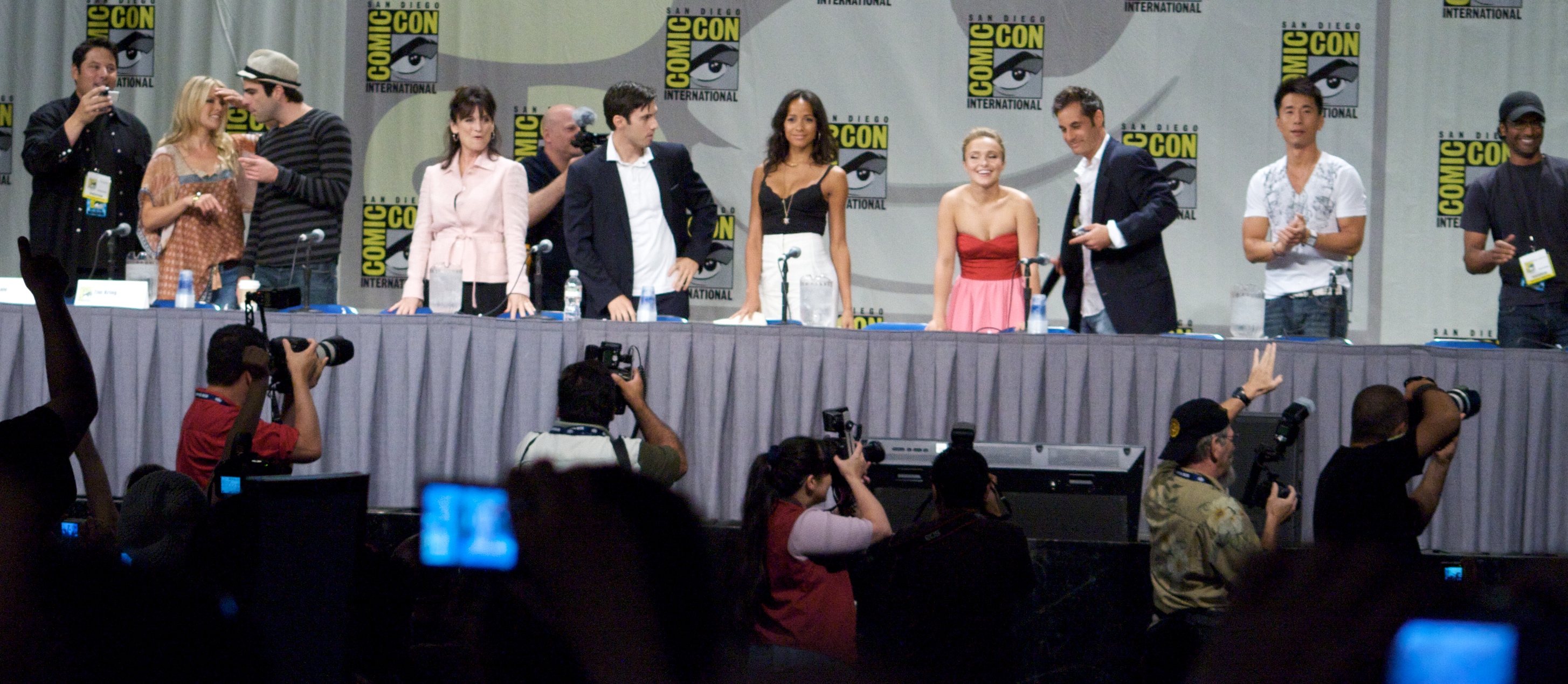 Heroes cast members including Milo Ventimiglia, Hayden Panettiere and Zachary Quinto onstage at Comic-Con in 2008